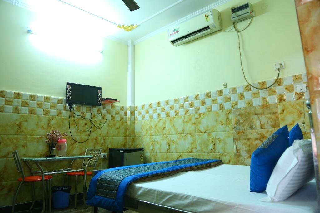 Hotel Ayesha Palace Delhi  Exterior photo